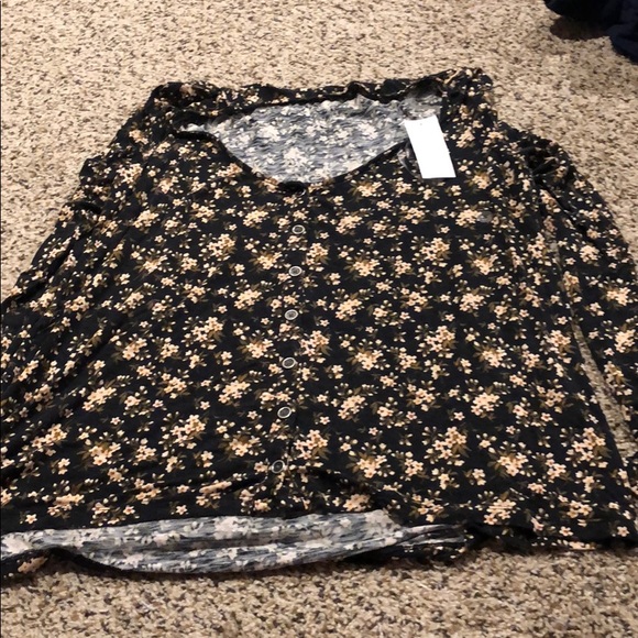 Long sleeve button up shirt - Picture 1 of 1